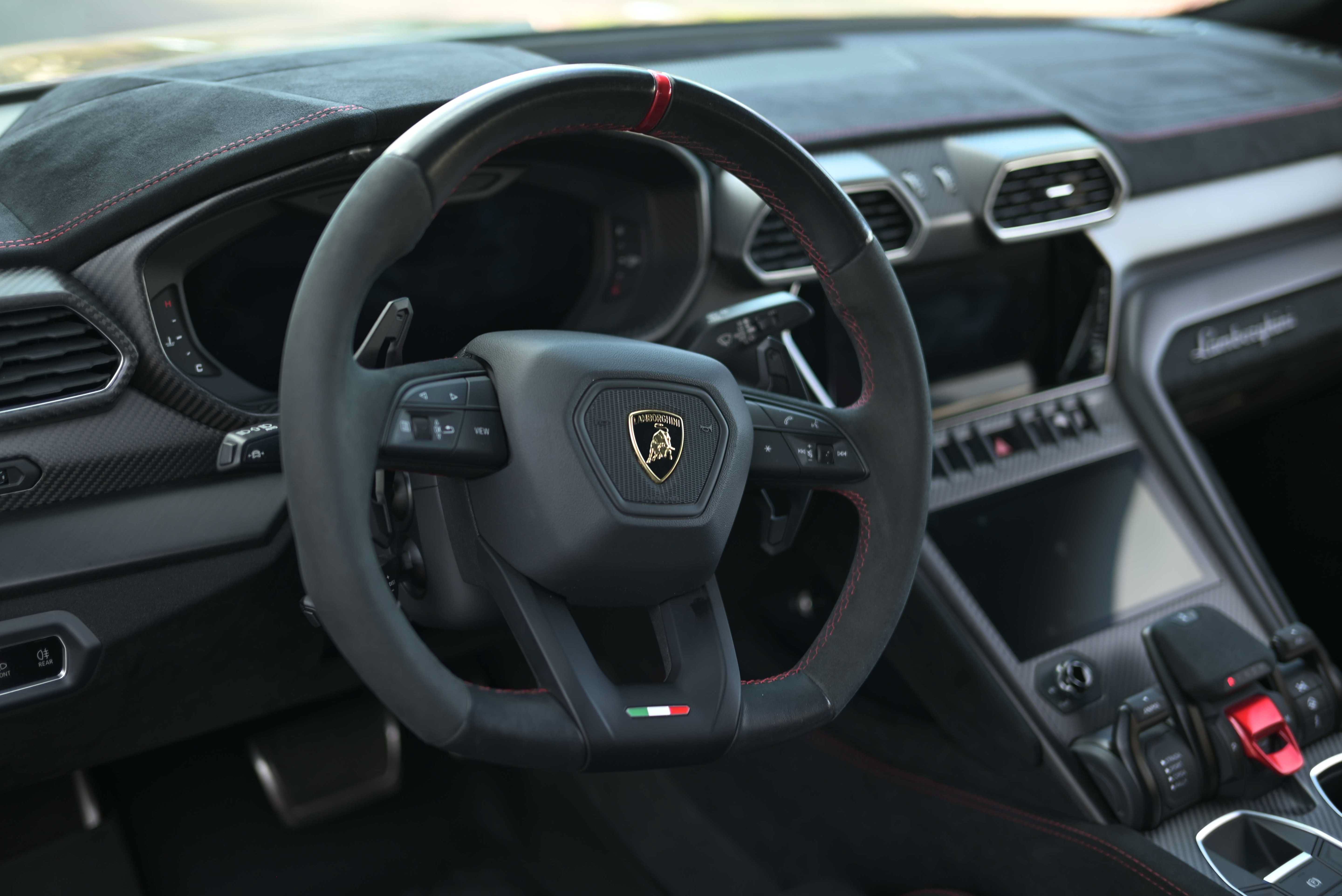Used 2023 Lamborghini Urus Performante AWD/4WD image 11
