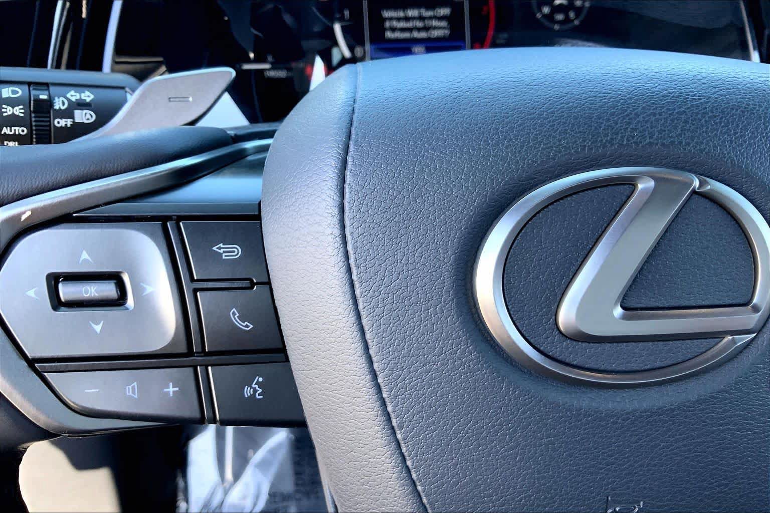 Used 2025 Lexus RX 350 Premium w/ Accessory Package AWD/4WD image 24