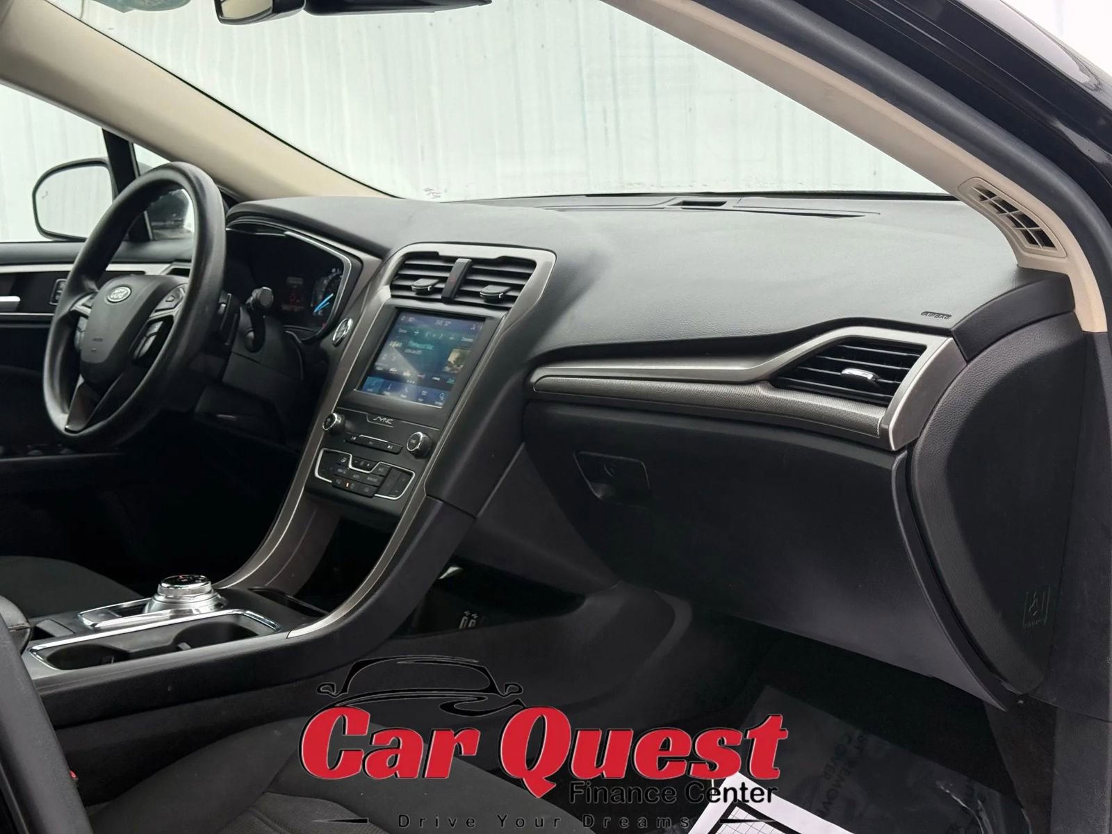 Used 2020 Ford Fusion SE image 17