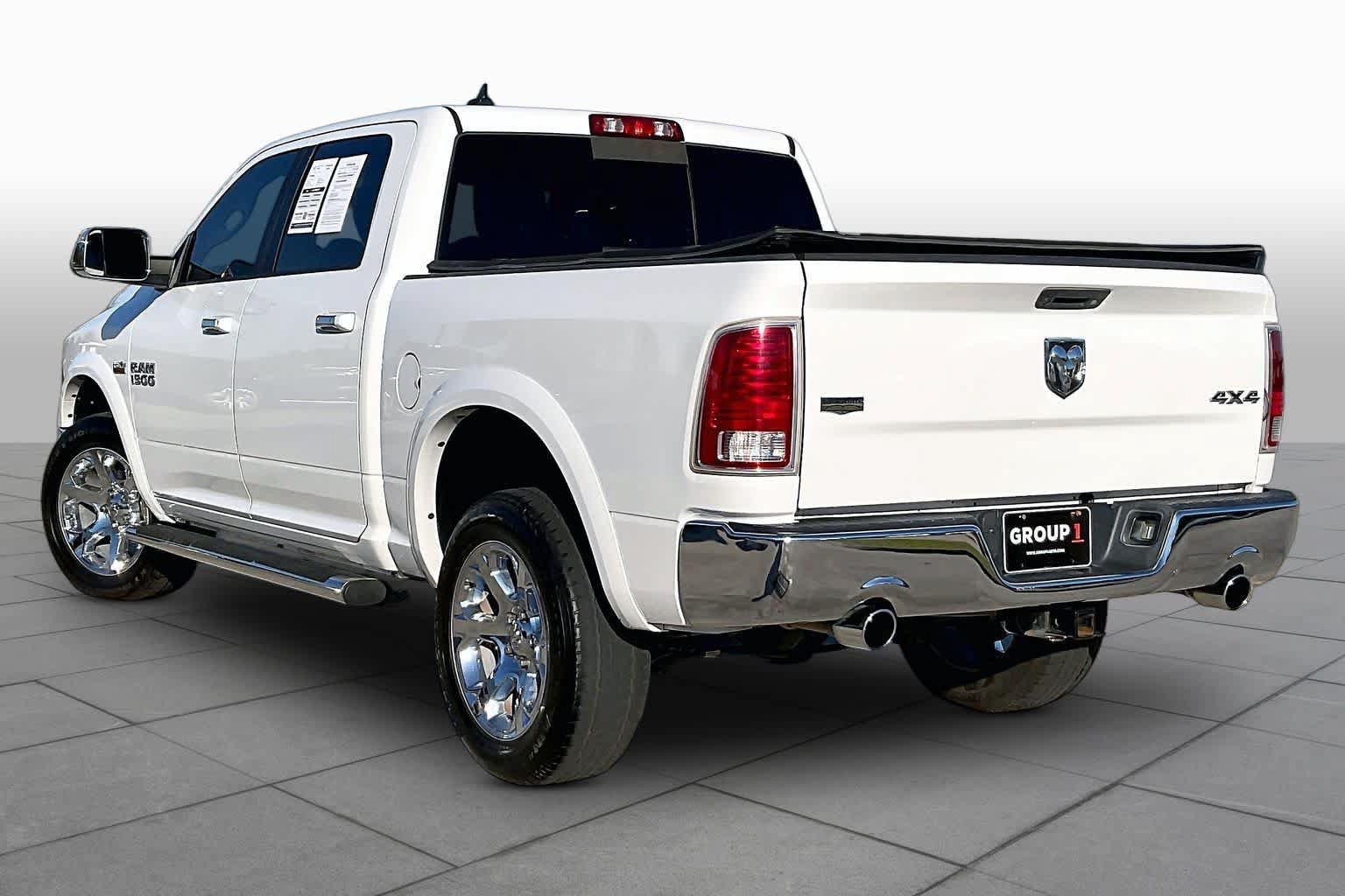 Used 2017 RAM 1500 Laramie AWD/4WD image 12
