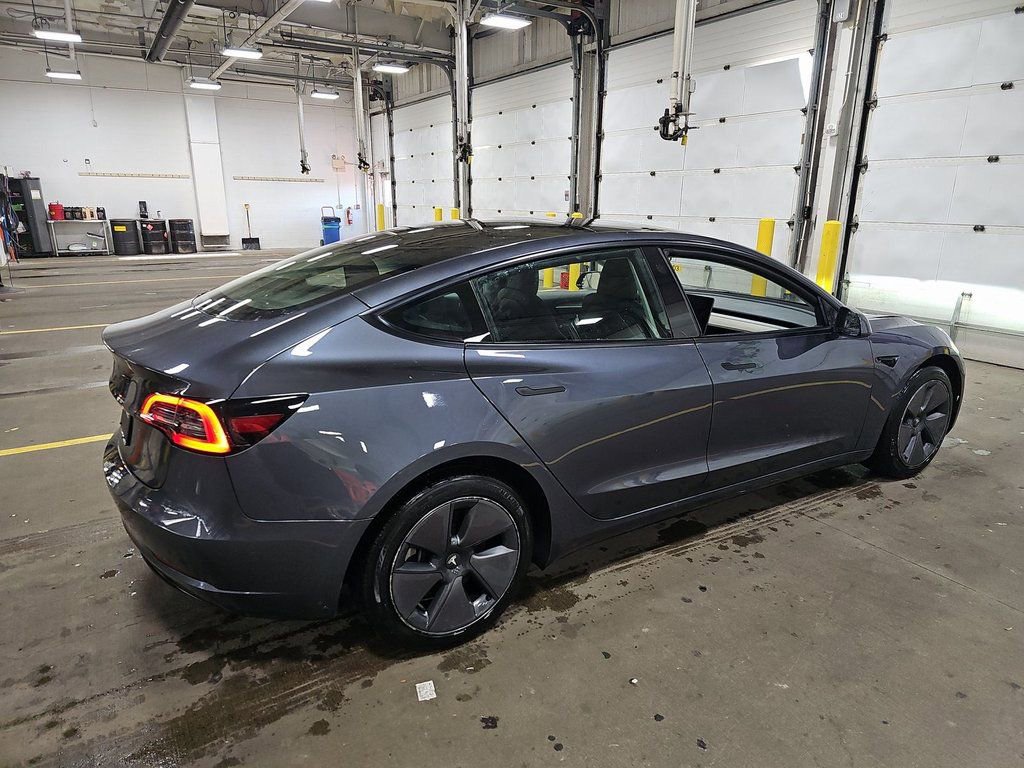 Used 2023 Tesla Model 3 Standard Range image 2
