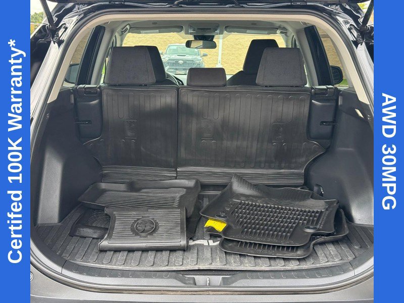 Used 2025 Toyota RAV4 LE AWD/4WD image 9