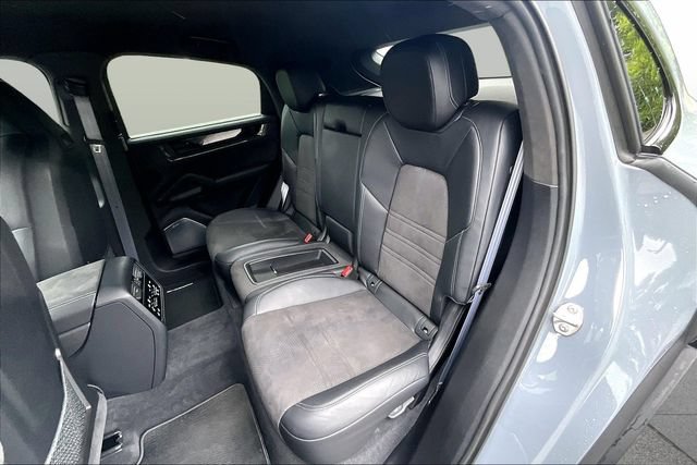 Used 2024 Porsche Cayenne Turbo GT AWD/4WD image 25