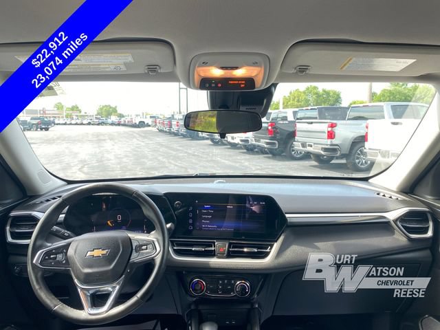Used 2025 Chevrolet TrailBlazer LT w/ LT Cold Weather Package AWD/4WD image 21