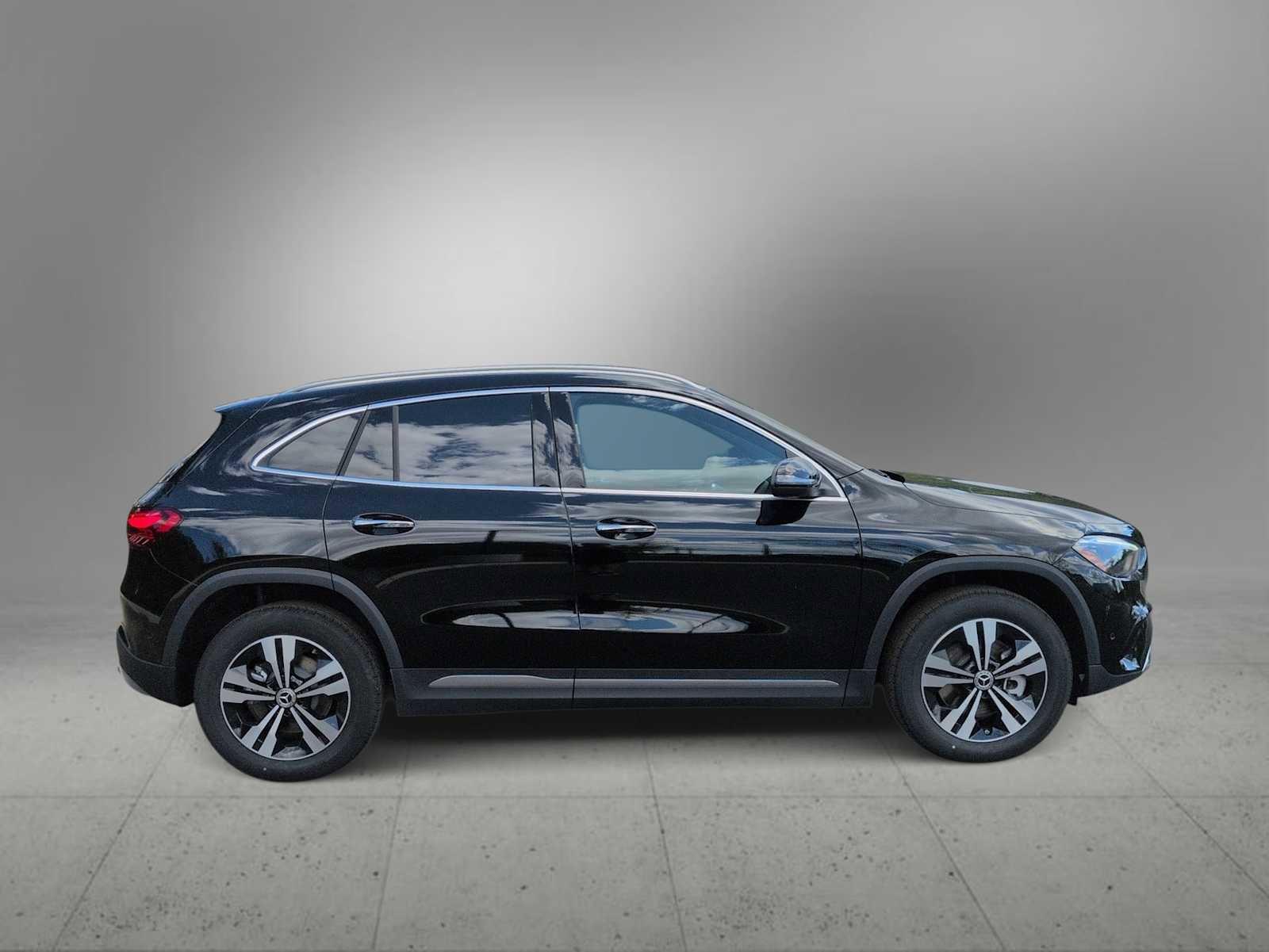 Used 2026 Mercedes-Benz GLA 250 4MATIC image 9