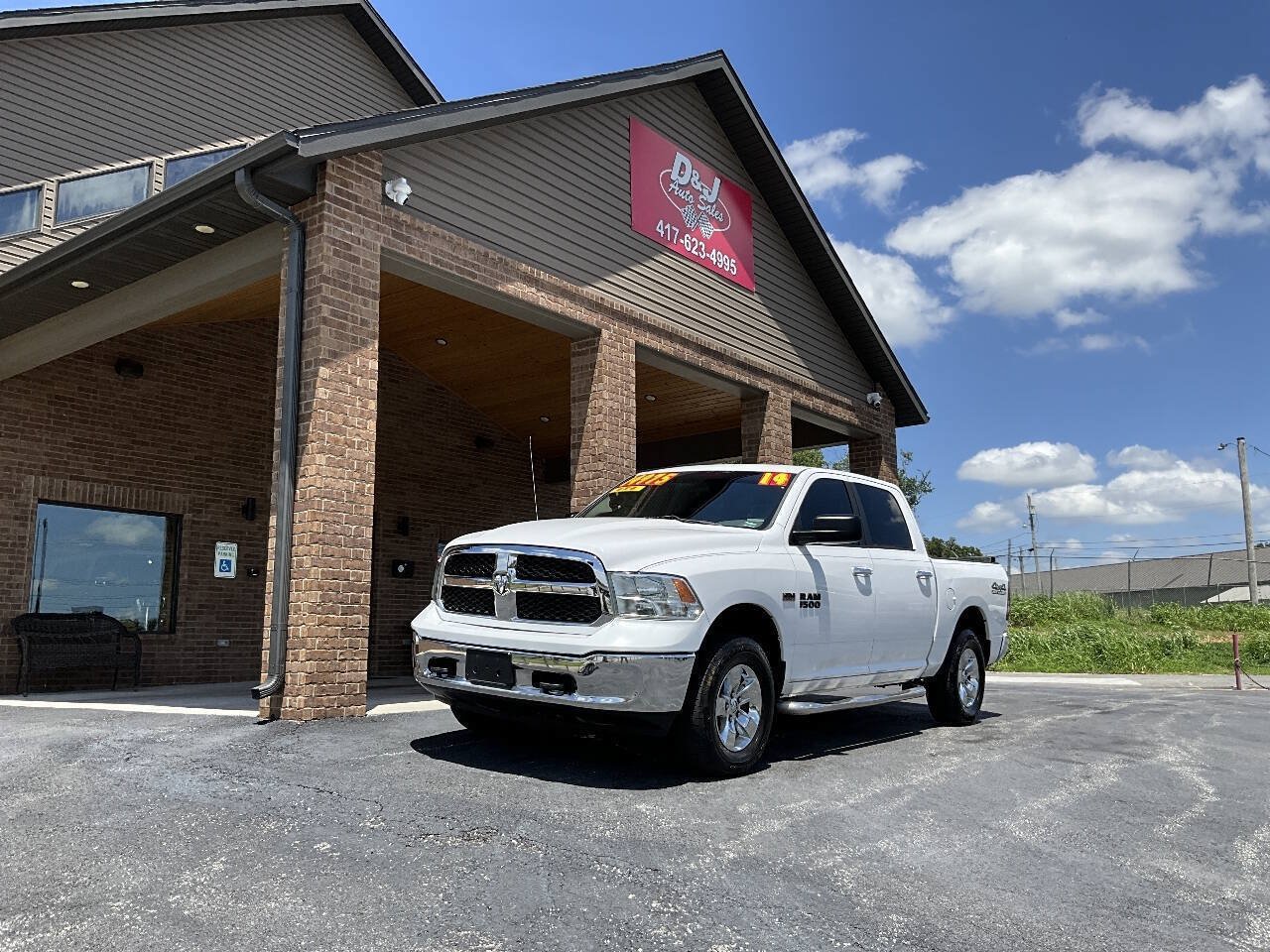 Used 2014 RAM 1500 Classic SLT w/ Remote Start & Security Group AWD/4WD image 2