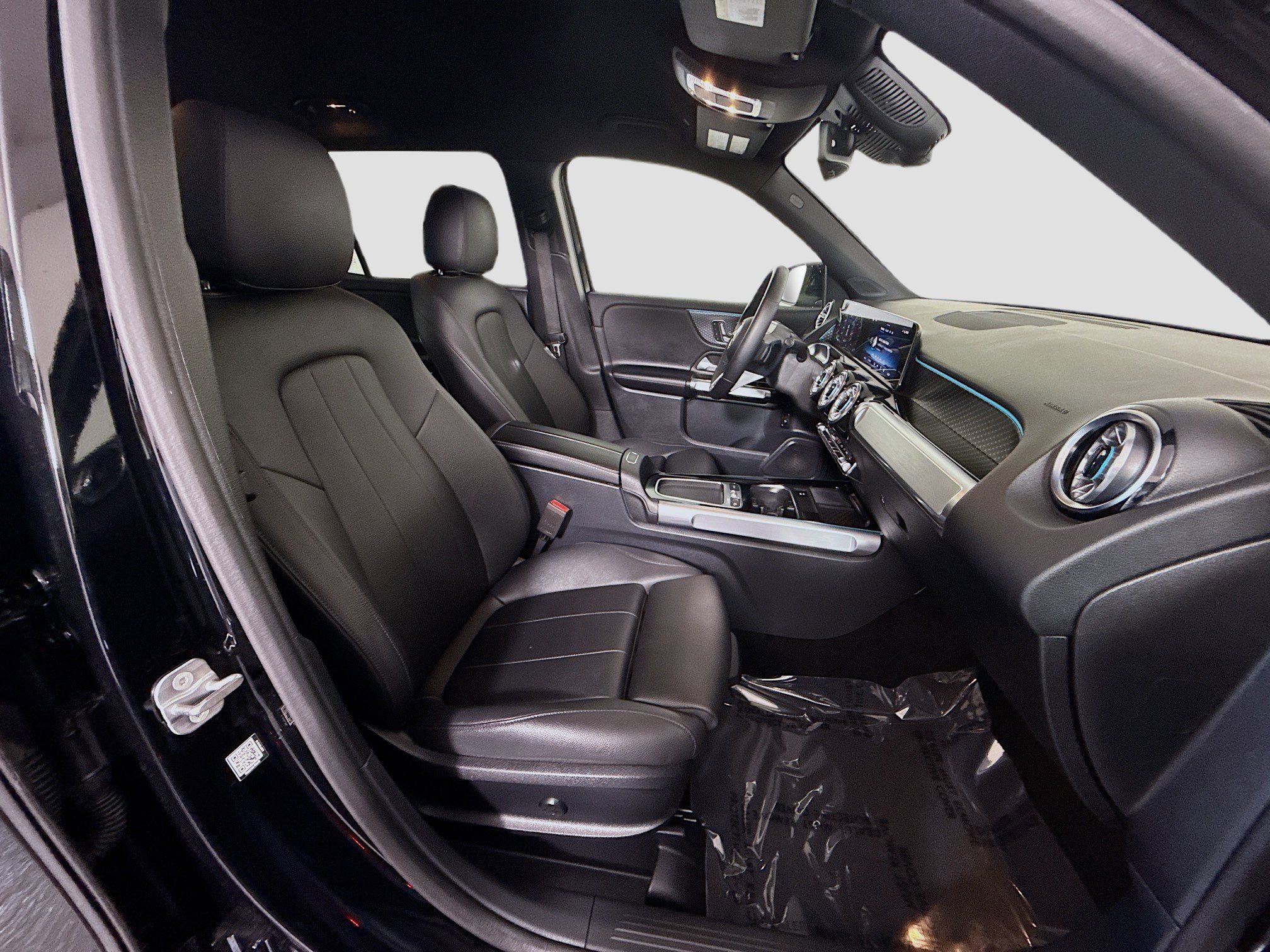 Used 2025 Mercedes-Benz GLB 250 image 29