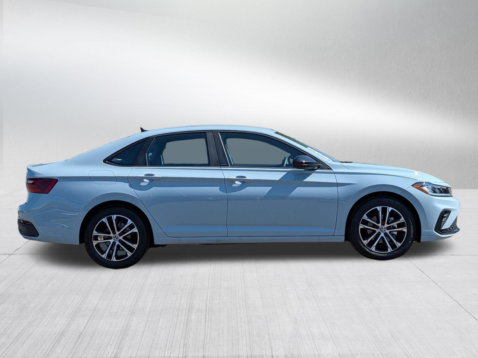 Used 2025 Volkswagen Jetta Sport FWD image 8
