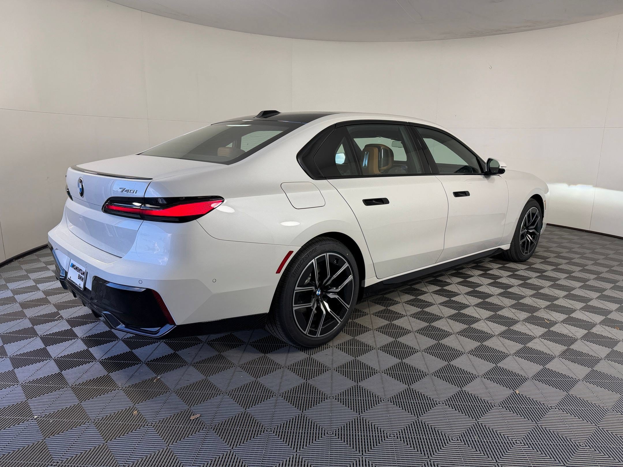 Used 2026 BMW 740i xDrive AWD/4WD image 9