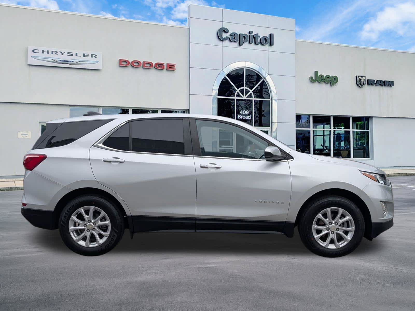 Used 2021 Chevrolet Equinox LT FWD image 2