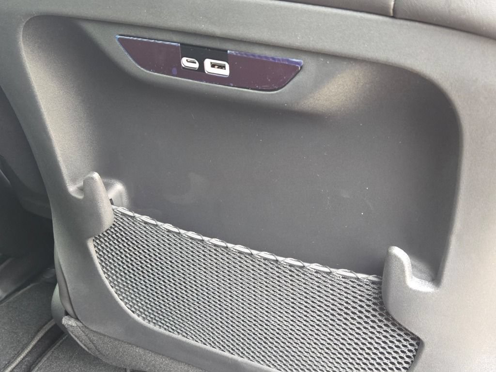 New 2027 Chrysler Pacifica Select FWD image 11