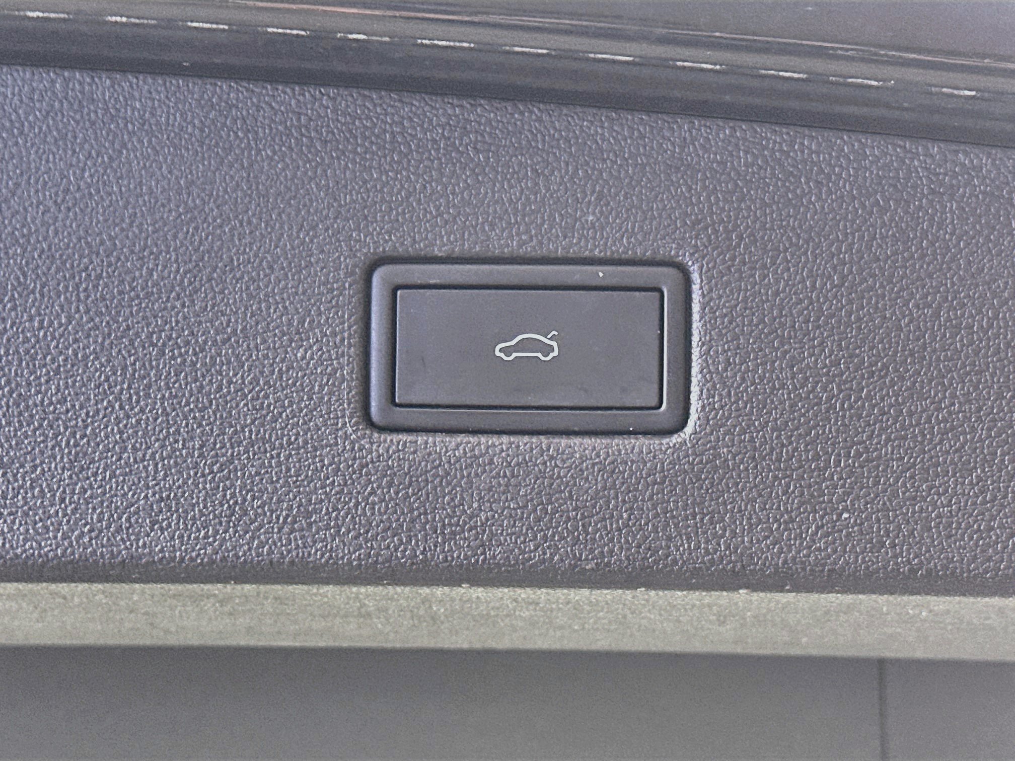Used 2021 Volkswagen Tiguan SEL FWD image 28