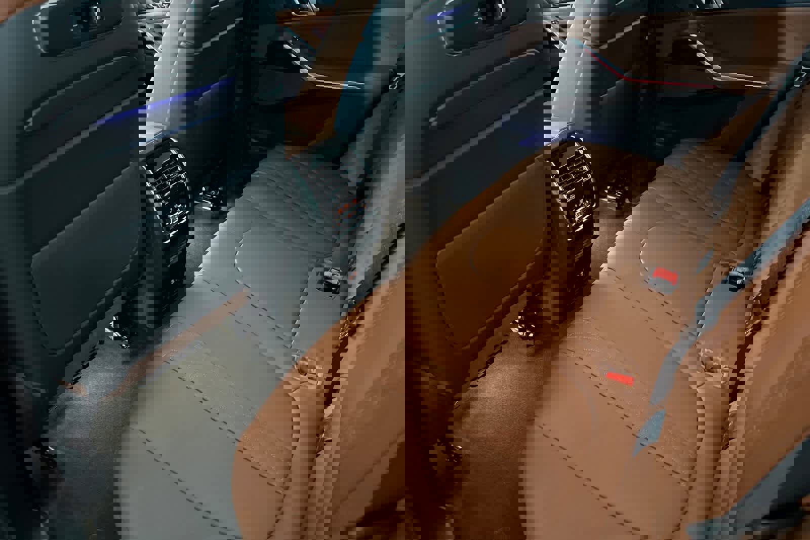 New 2026 BMW X5 xDrive50e w/ Executive Package image 4