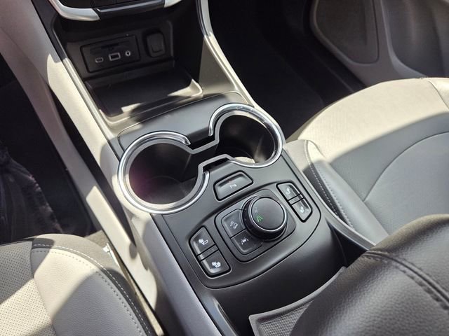 Used 2023 GMC Terrain SLT w/ Tech Package FWD image 26