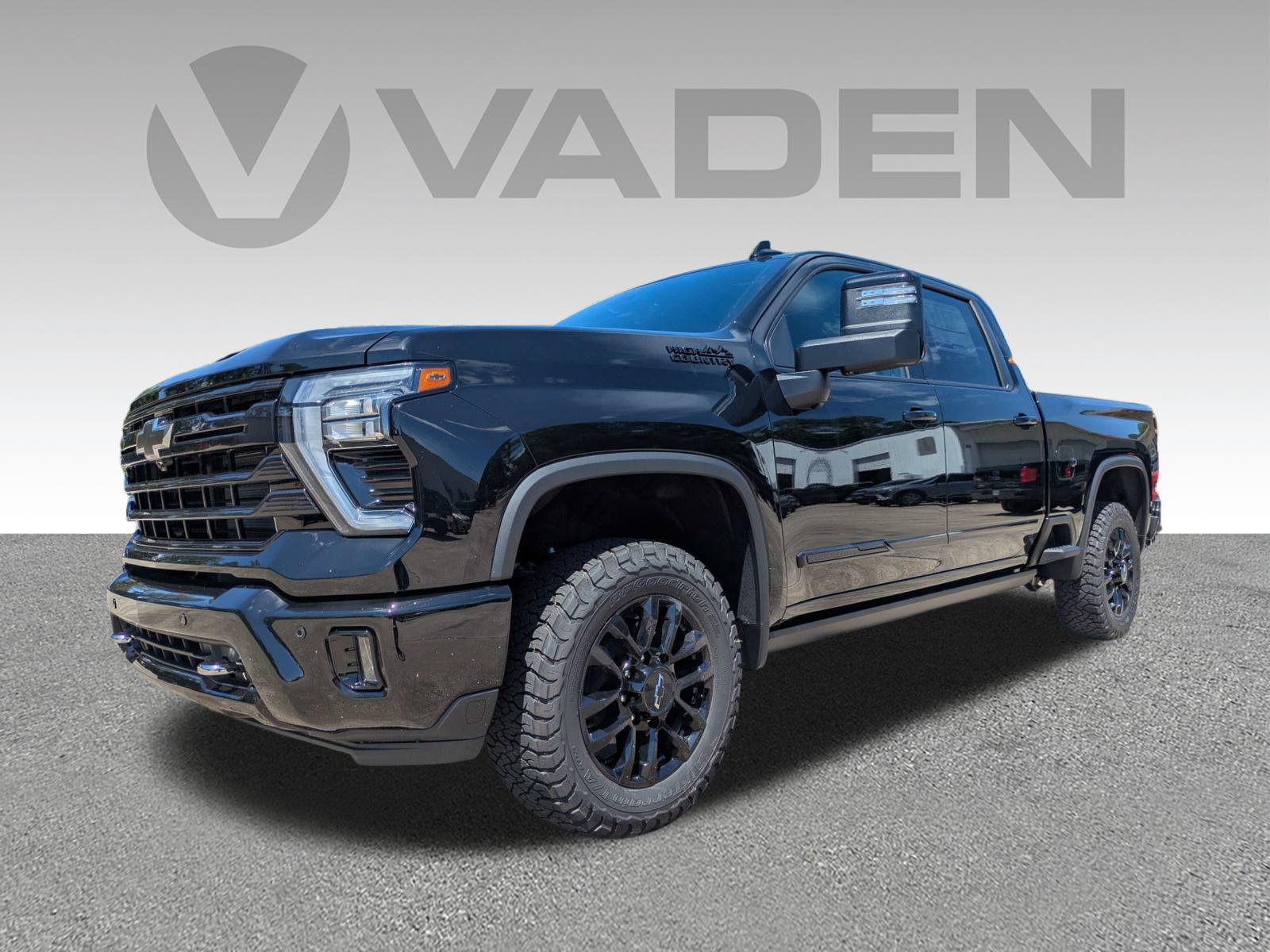 New 2026 Chevrolet Silverado 2500 High Country w/ Midnight Edition AWD/4WD video 2
