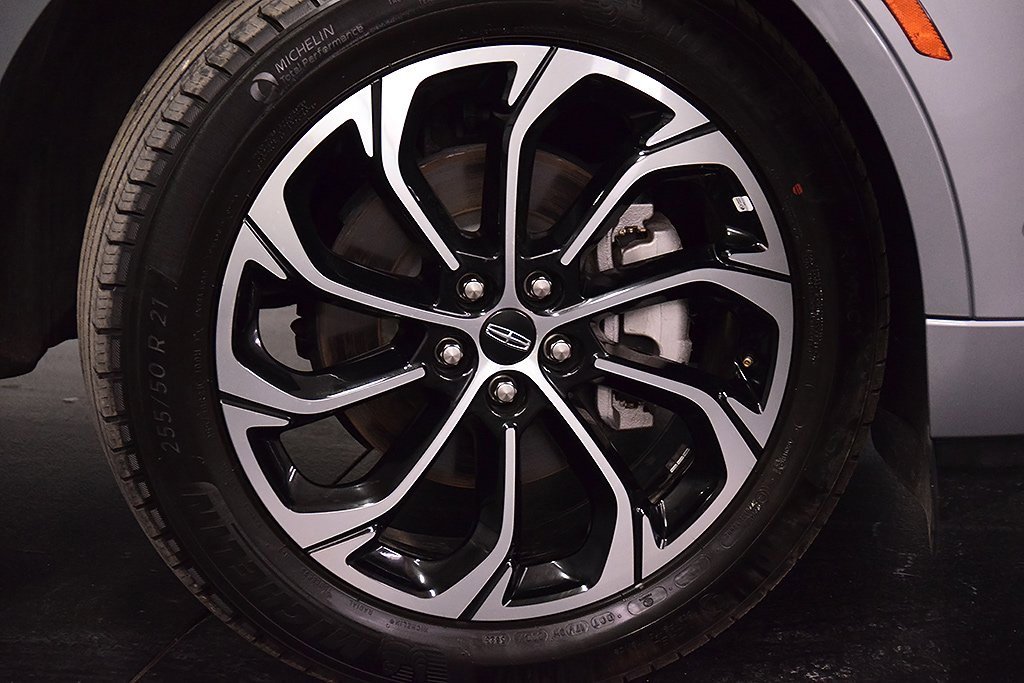 Used 2024 Lincoln Nautilus Reserve image 10