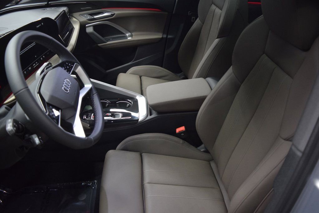 New 2025 Audi Q5 Prestige image 4