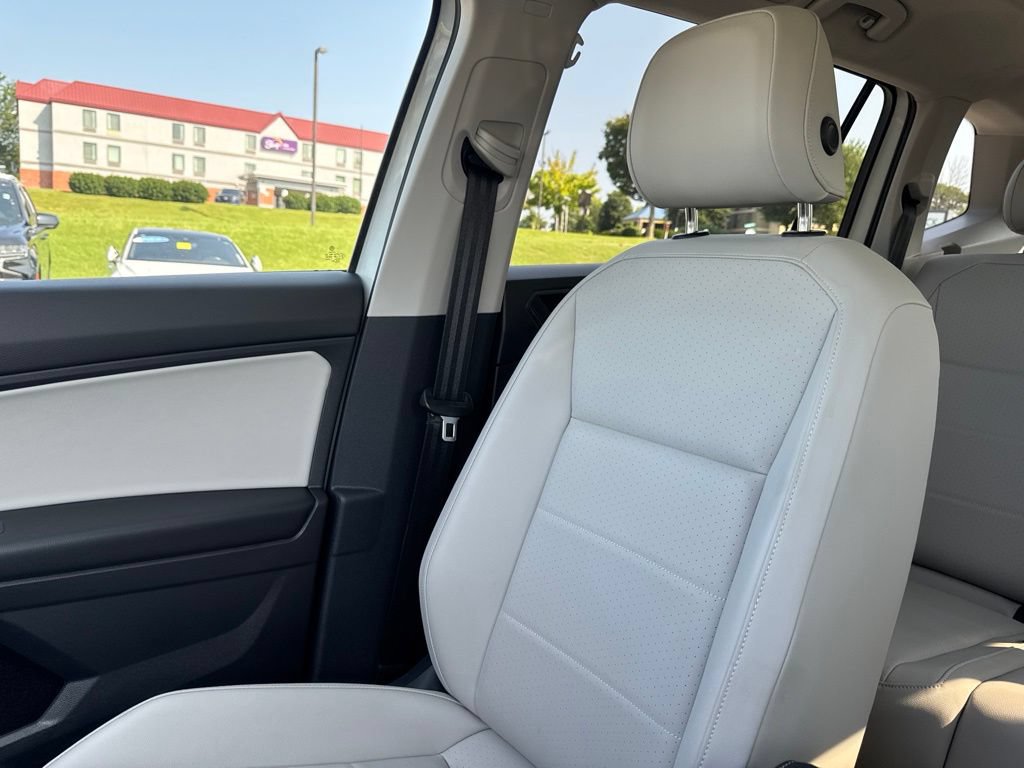 Used 2021 Volkswagen Tiguan SE w/ Panoramic Sunroof Package AWD/4WD image 22