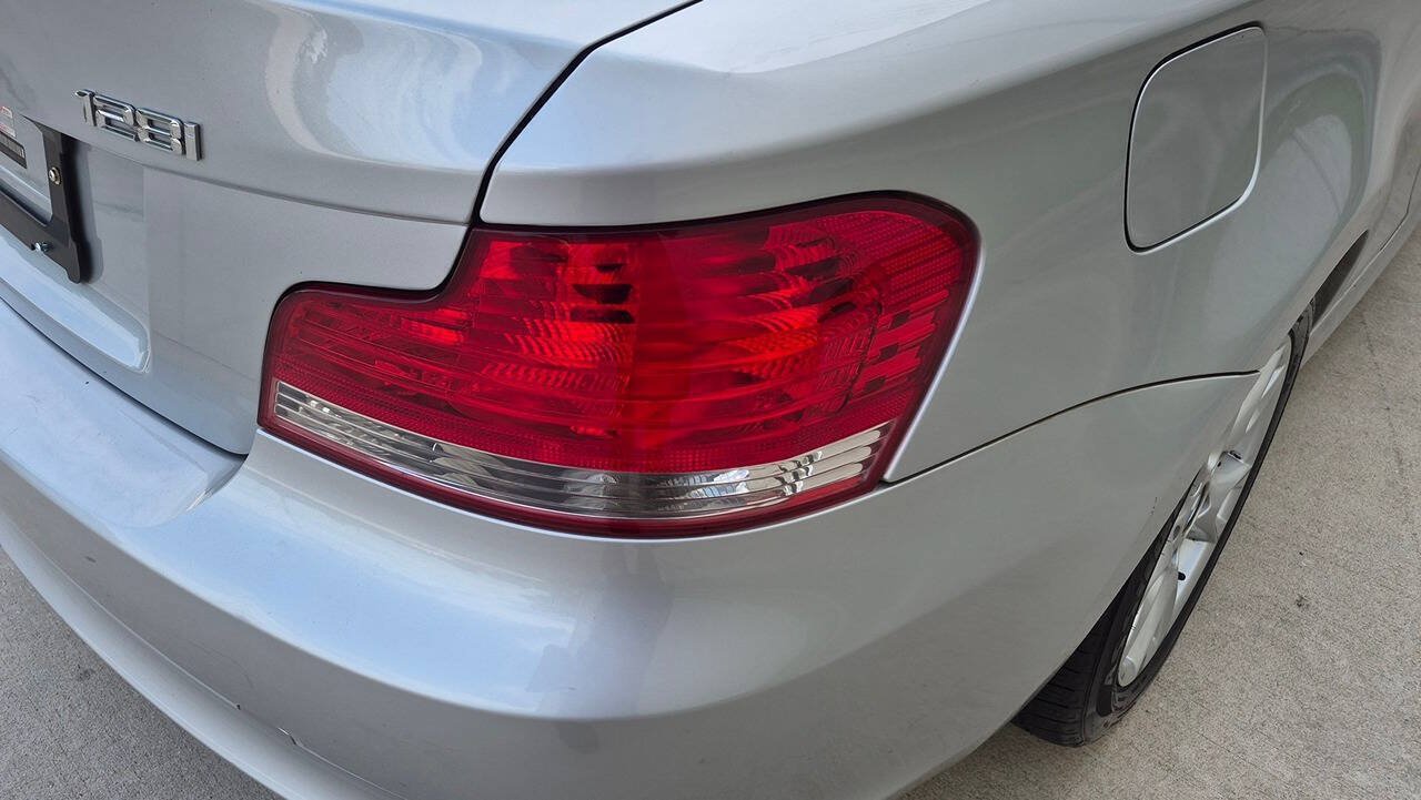 Used 2008 BMW 128i Convertible RWD image 16