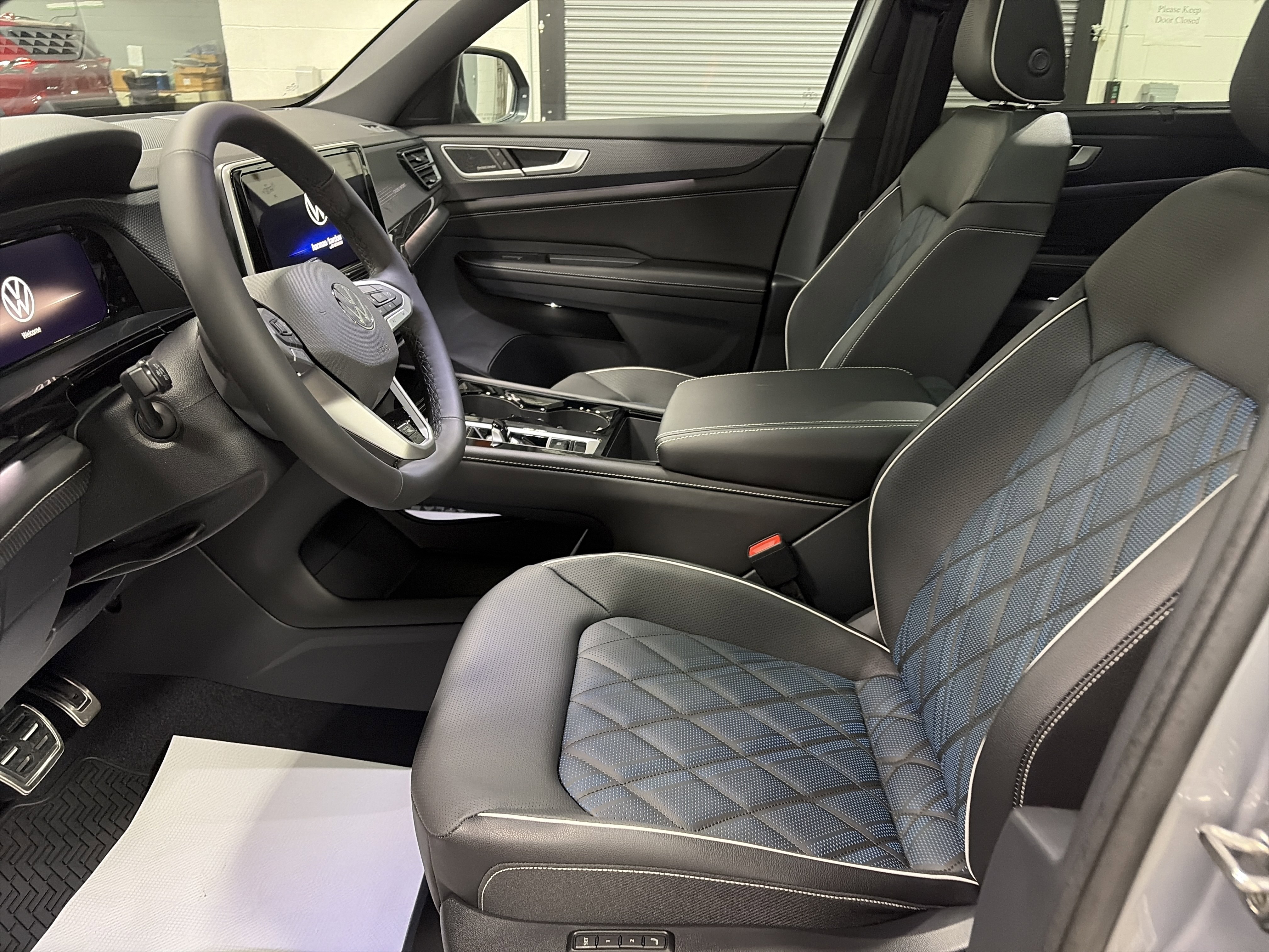 Certified 2025 Volkswagen Jetta SE image 50