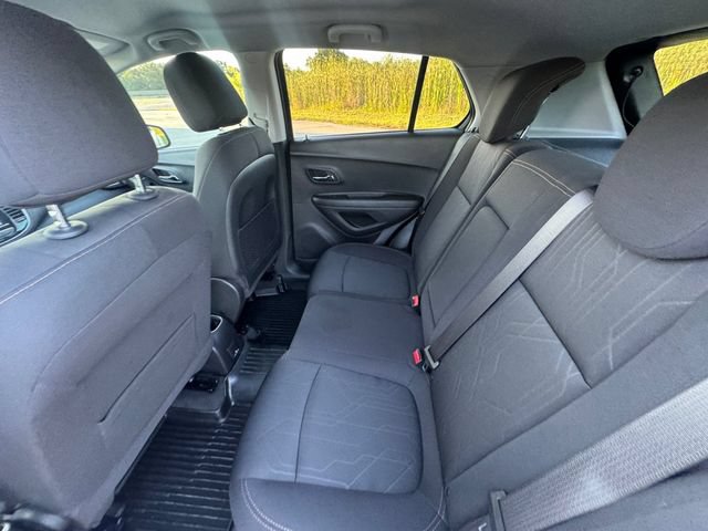 Used 2020 Chevrolet Trax LT FWD image 29