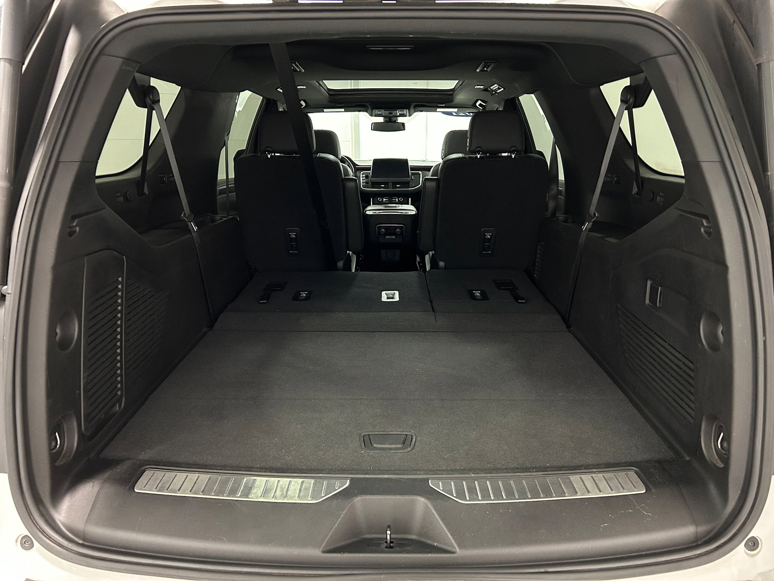 Used 2021 Chevrolet Suburban Z71 AWD/4WD image 36