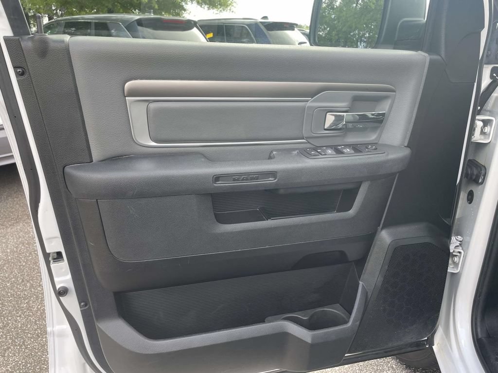 Used 2024 RAM 1500 Classic SLT AWD/4WD image 16