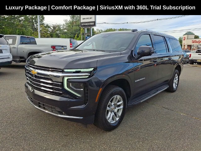 Used 2026 Chevrolet Suburban LT w/ Comfort Package AWD/4WD image 3