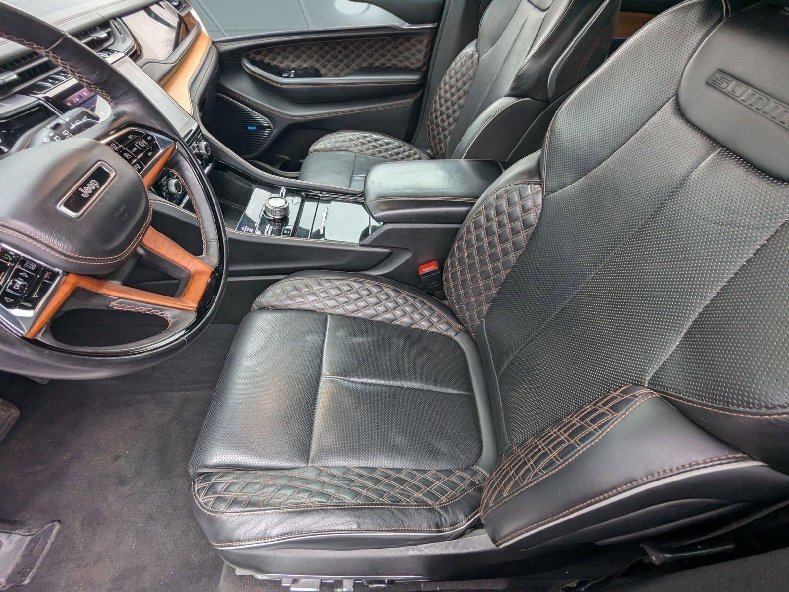 Used 2022 Jeep Grand Cherokee Summit image 5