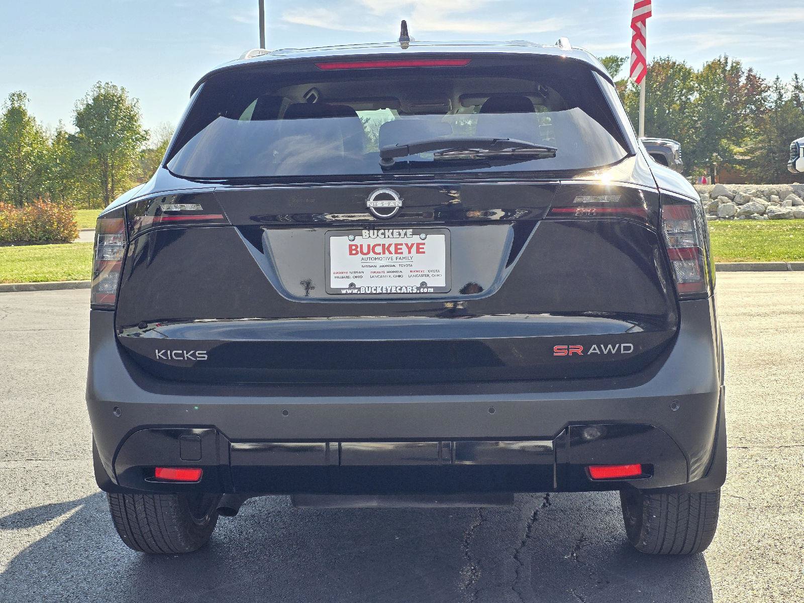 Used 2025 Nissan Kicks SR AWD/4WD image 6