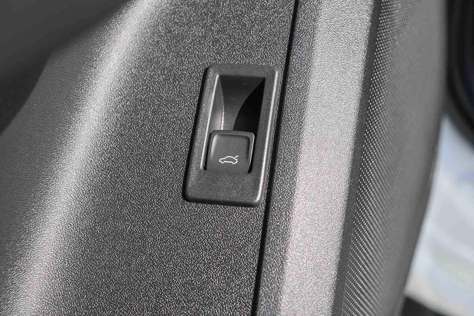 New 2025 Audi Q5 Premium image 28