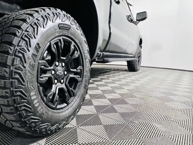 Used 2023 Chevrolet Silverado 1500 ZR2 w/ Technology Package image 7