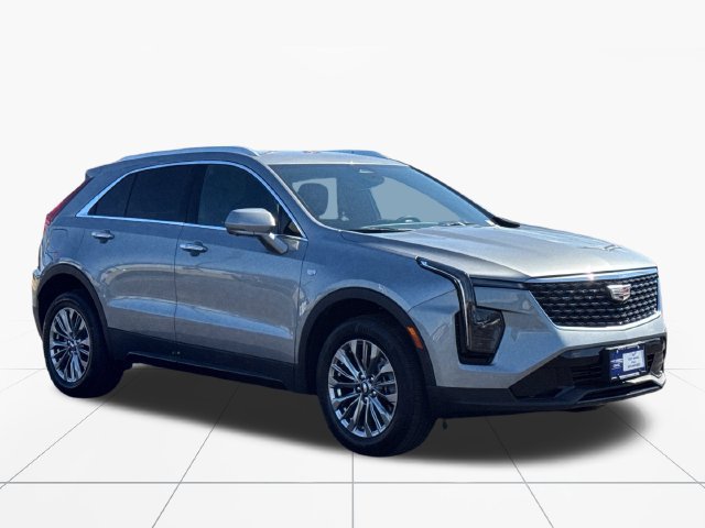 Used 2025 Cadillac XT4 Premium Luxury FWD image 8