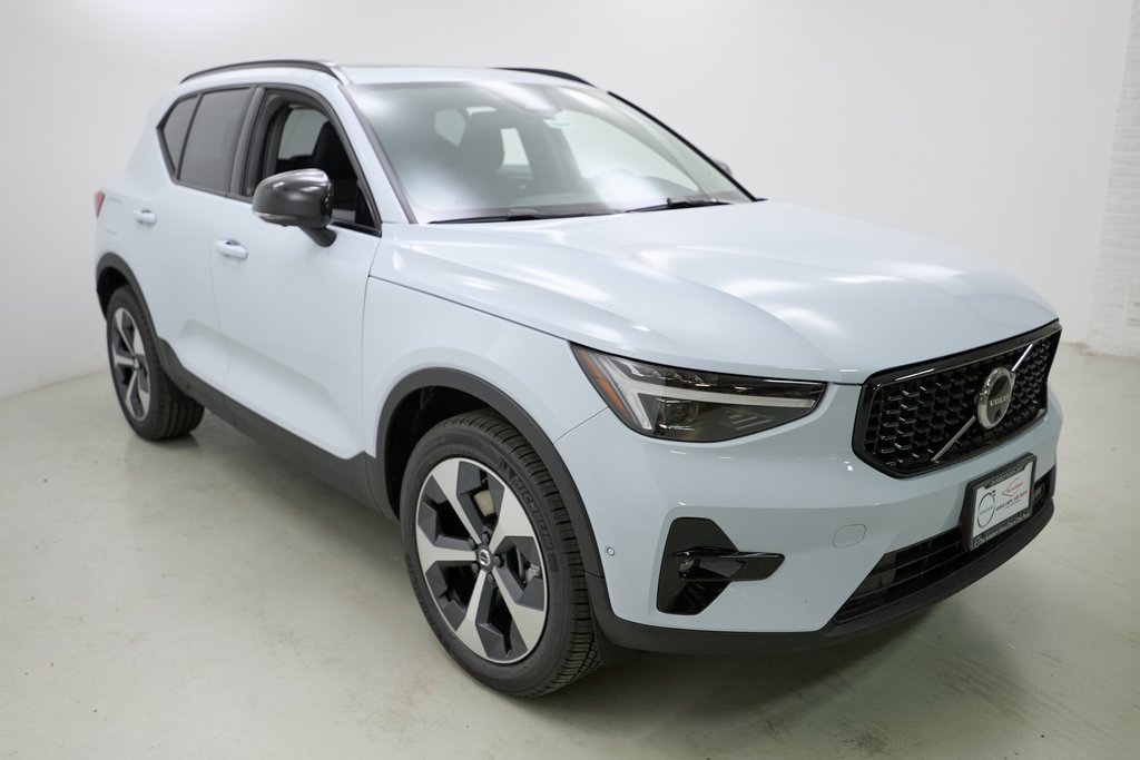 New 2026 Volvo XC40 B5 Plus w/ Protection Package Premier image 4