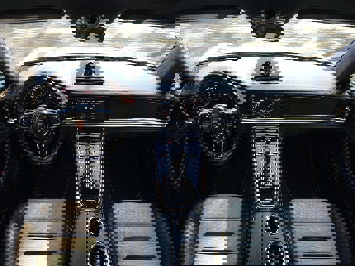 Used 2020 Porsche Panamera 4S image 10