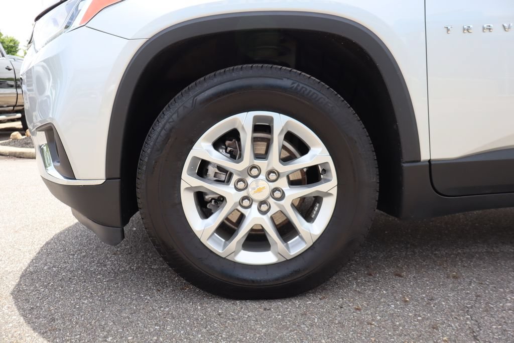 Used 2021 Chevrolet Traverse LT FWD image 26