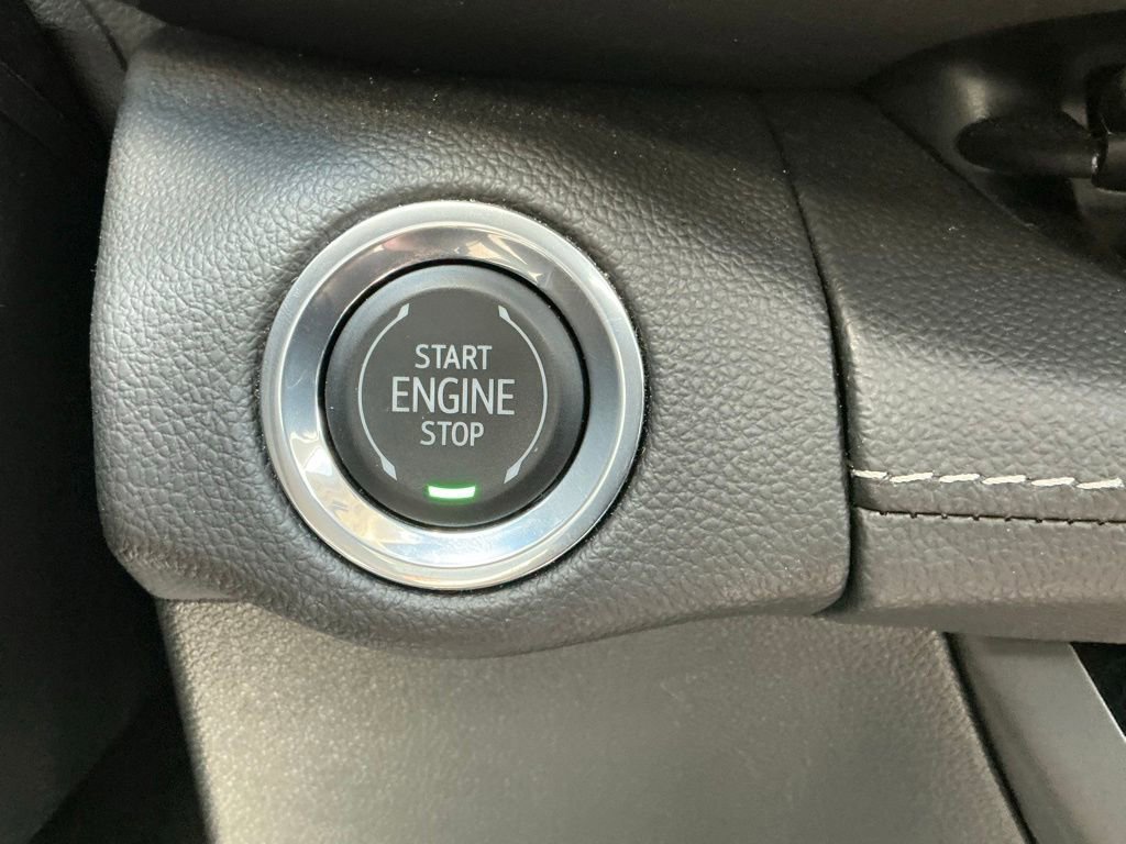 Used 2023 Buick Envision Essence w/ Sport Touring Package FWD image 31