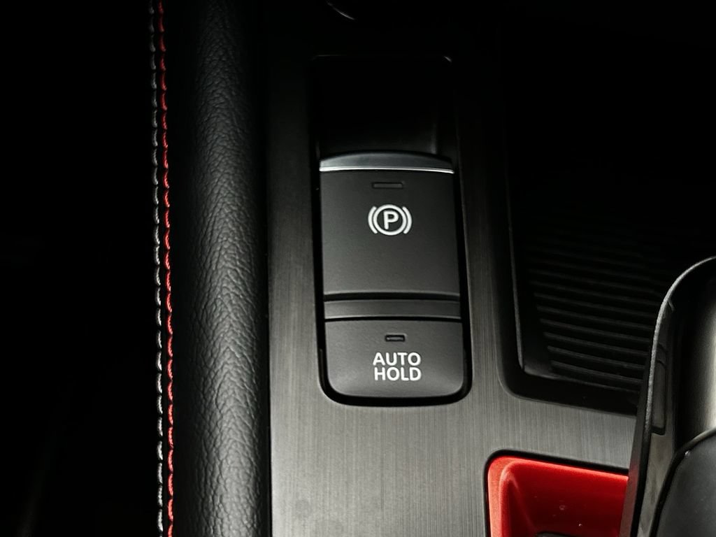 Used 2025 Nissan Kicks SR FWD image 23