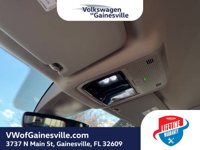 Used 2025 Volkswagen Atlas SE image 30