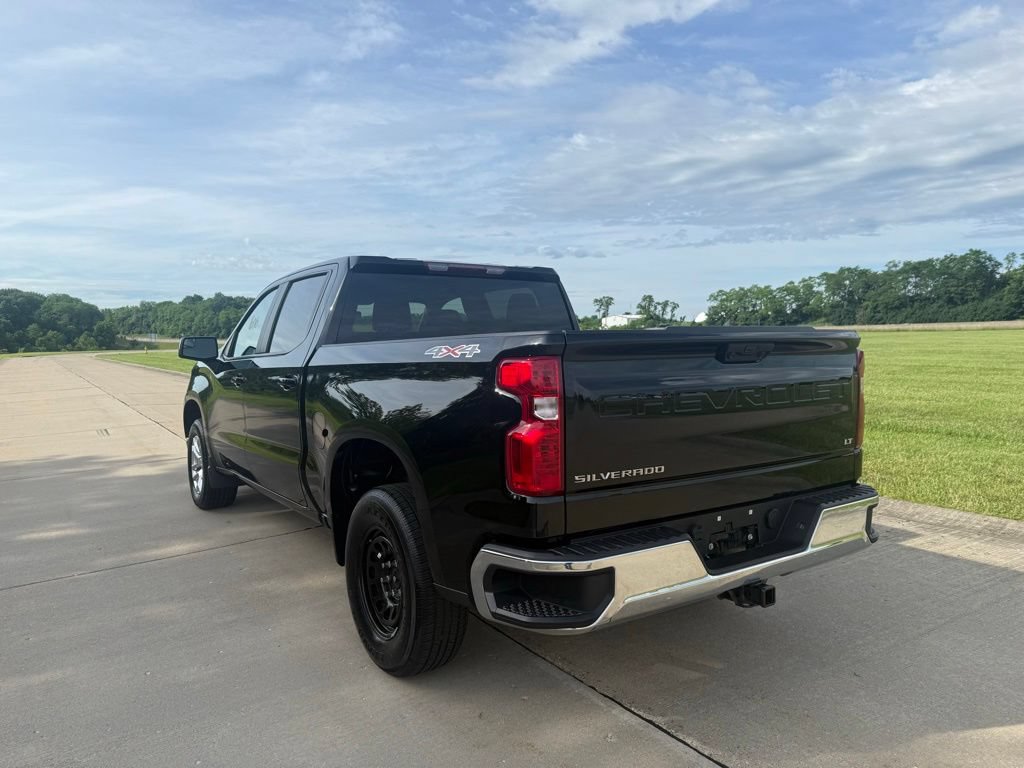 Used 2023 Chevrolet Silverado 1500 LT AWD/4WD image 7