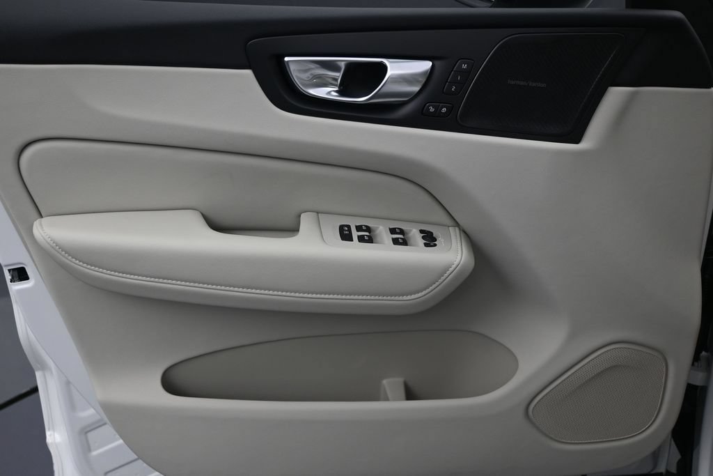 New 2026 Volvo XC60 T8 Ultra AWD/4WD image 10
