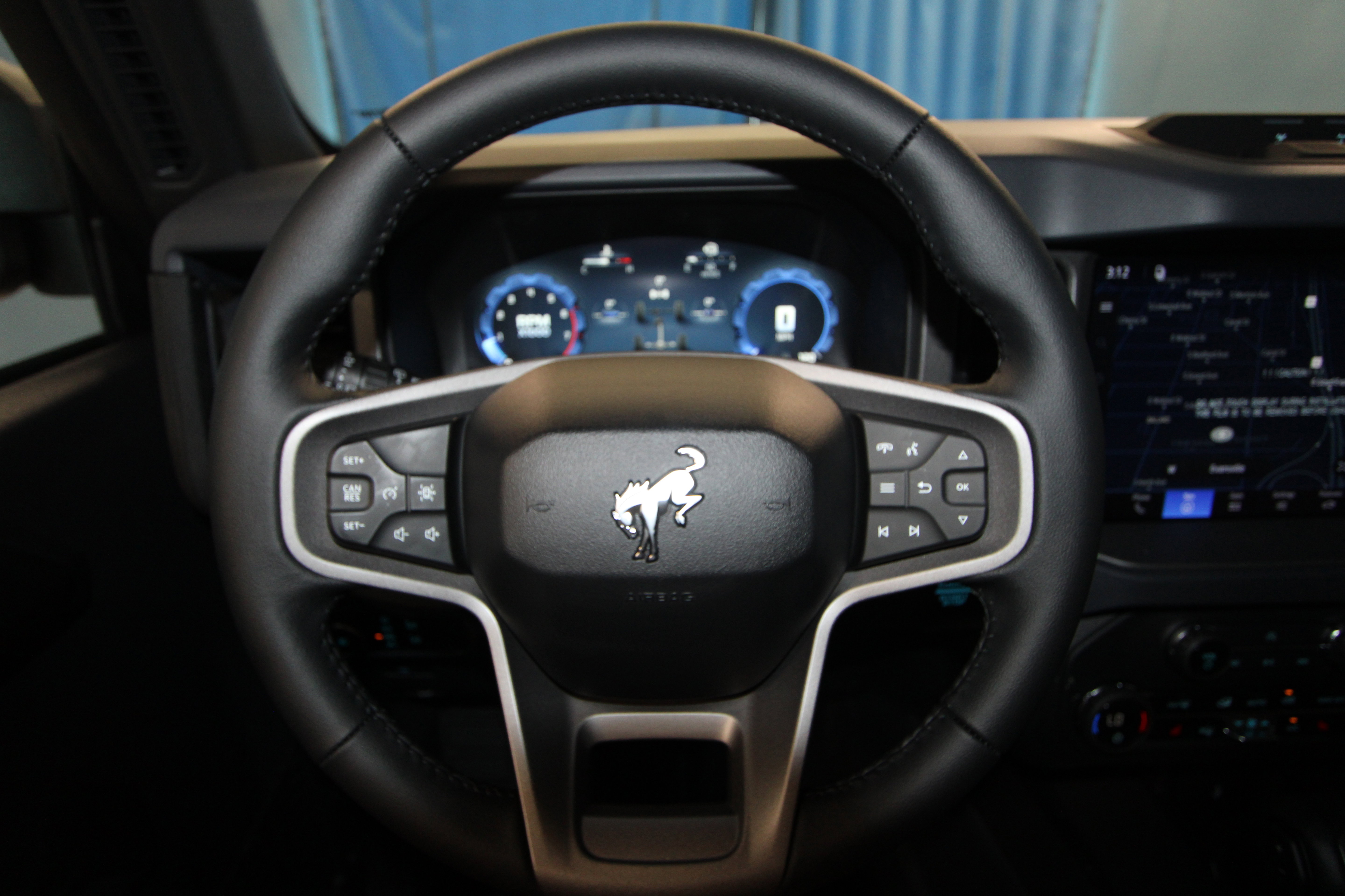 New 2026 Ford Bronco Big Bend w/ Black Diamond Package AWD/4WD image 8