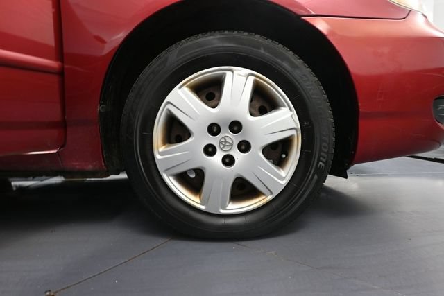 Used 2005 Toyota Corolla LE FWD image 14