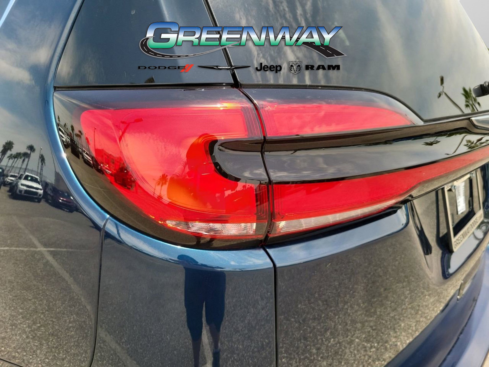 New 2025 Chrysler Pacifica Select w/ Uconnect Theater Family Group image 6