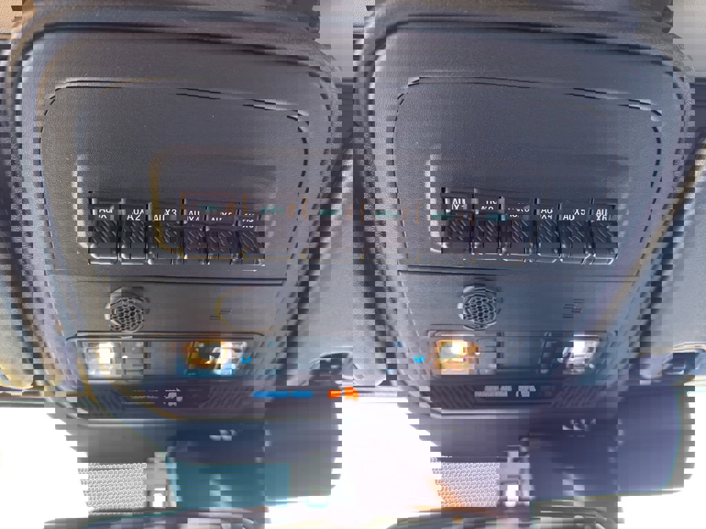 New 2025 Ford Bronco Heritage Edition image 31