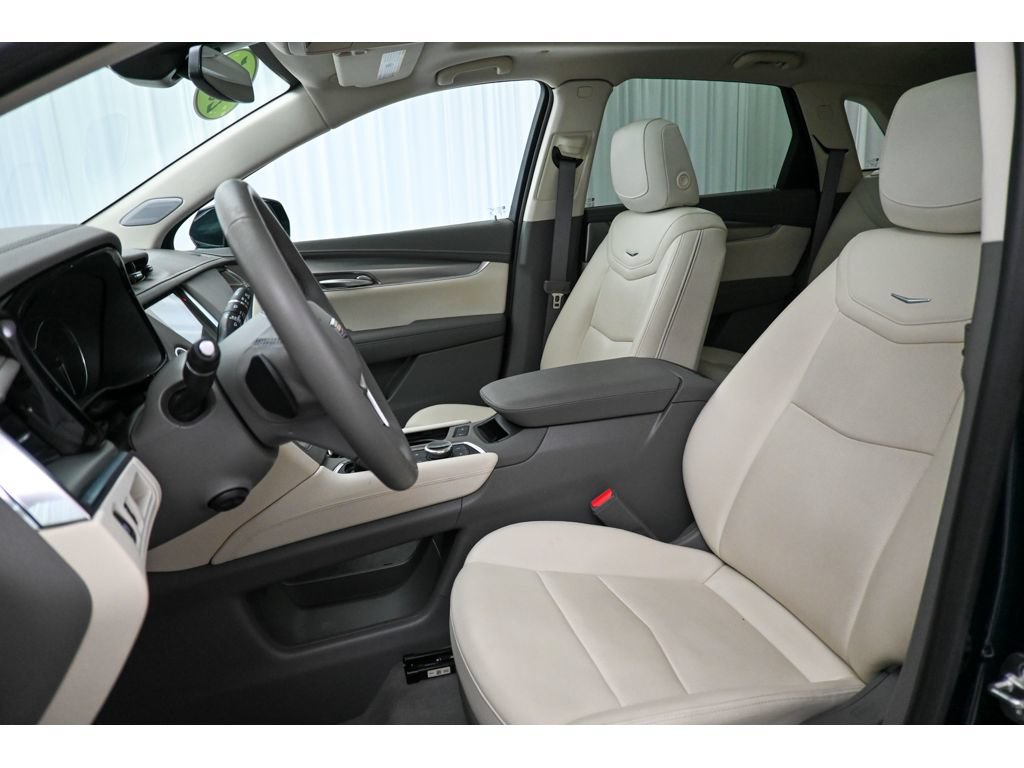 Certified 2025 Cadillac XT5 Premium Luxury AWD/4WD image 10