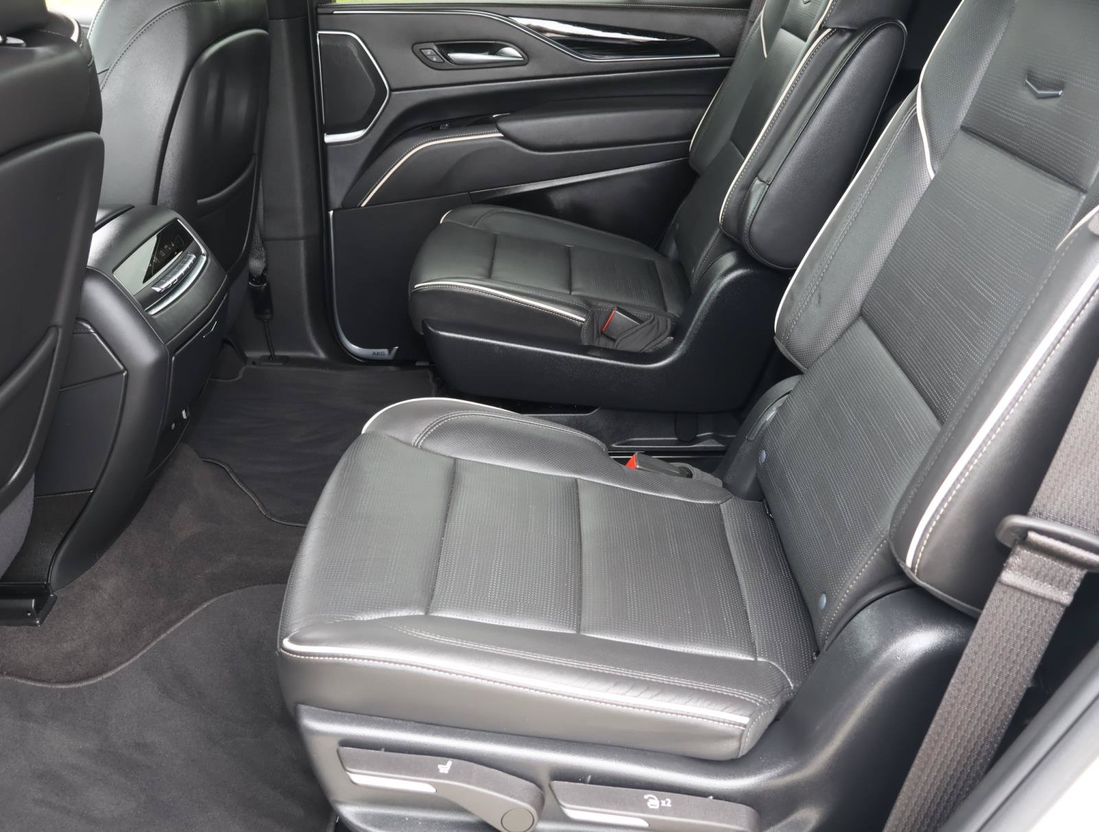 Certified 2024 Cadillac Escalade Sport w/ Touring Package AWD/4WD image 28