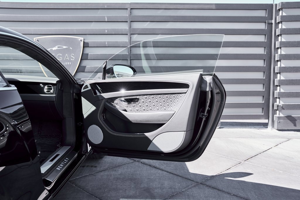 Used 2022 Bentley Continental GT image 22