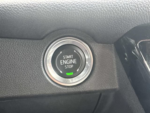 Used 2024 Chevrolet Traverse LT w/ LPO, Floor Liner Package FWD image 39