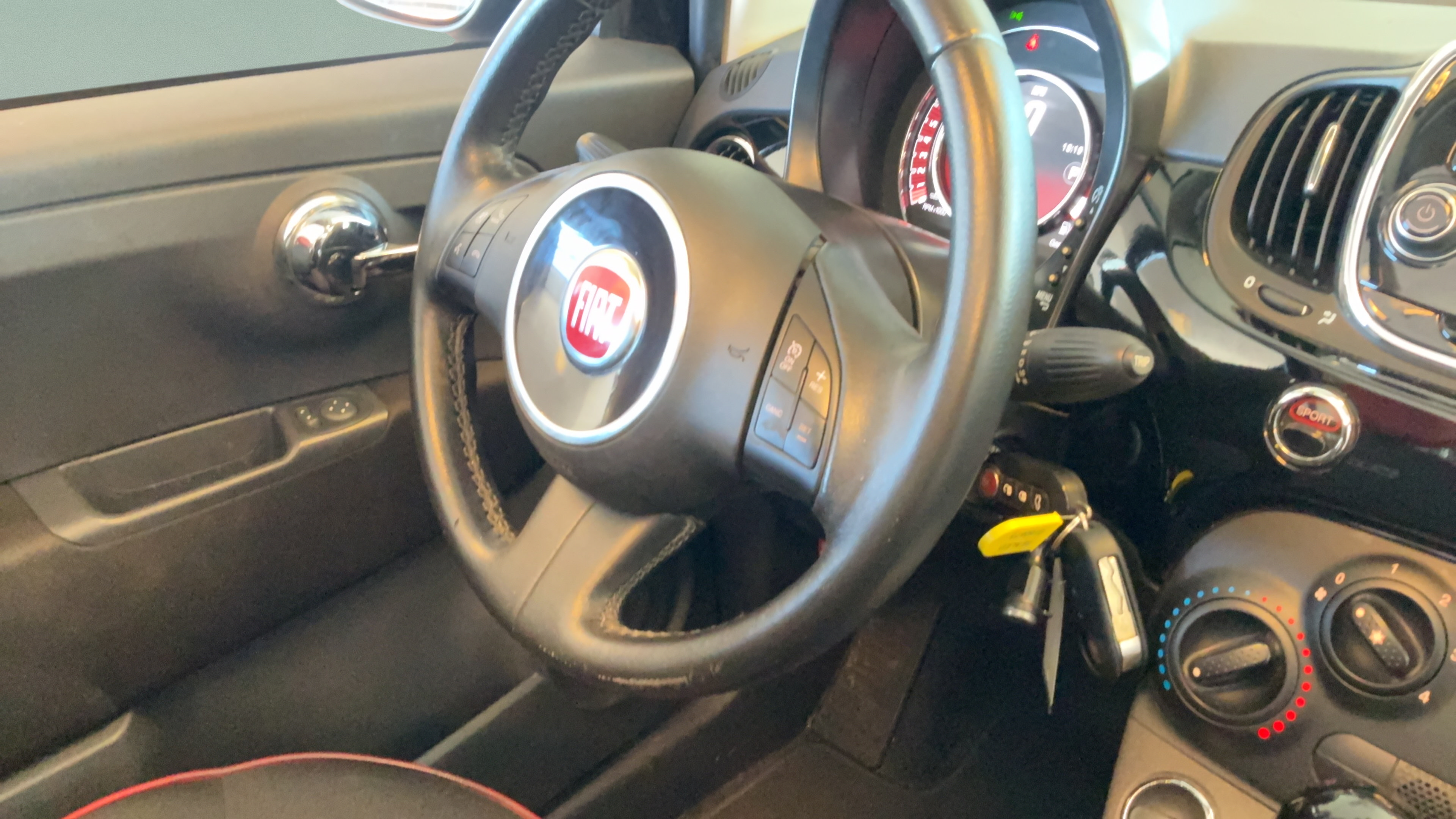 Used 2017 FIAT 500 Pop FWD image 38